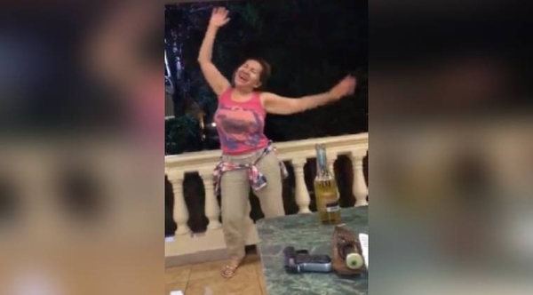 HOY / VIDEO | Zulma Gómez, "harta del encierro", celebra entre cervezas y un arma de fuego