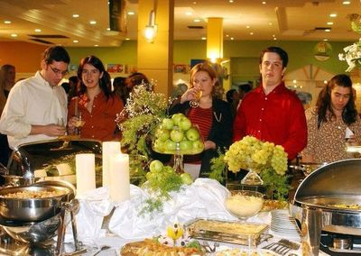 Reactivación de eventos alivianará deudas del sector  - Nacionales - ABC Color