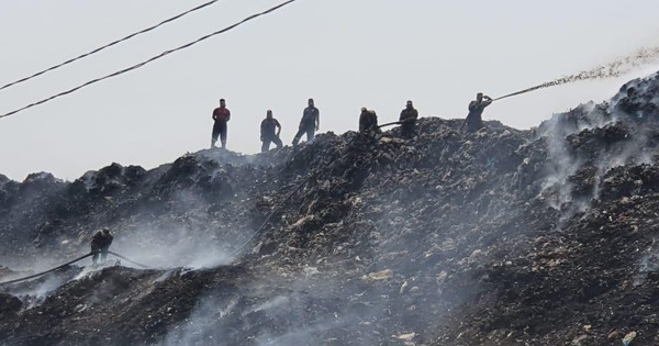 La Nación / Tuvieron que evacuar la zona a causa de incendio
