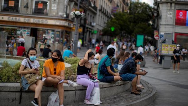 Madrid, enfrentada con Gobierno, amplía restricciones a un millón de personas » Ñanduti