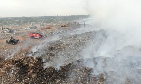 Incendios en Cateura: Contaminación, desesperación y huidas en medio del humo y fuego