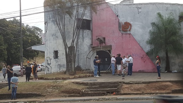 Despiden edificio del Caracol antes de su demolición
