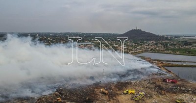 La Nación / Gancheros de Cateura piden asistencia y critican a firma encargada tras incendio