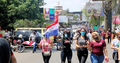 La Nación / Reapertura del puente: CDE esperará hasta el miércoles, o volverán a manifestarse