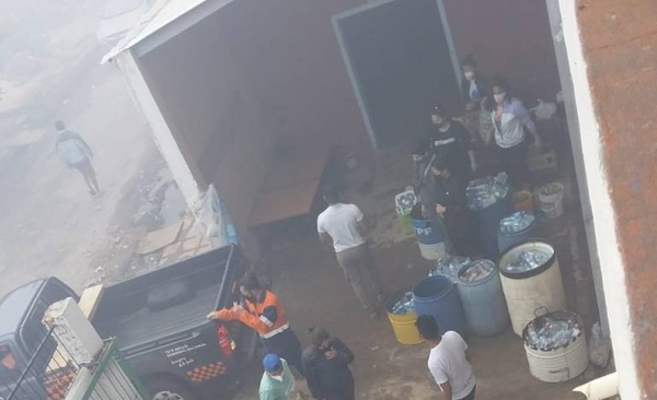 HOY / Recolectan donaciones para ayudar a familias afectadas por el incendio en Cateura