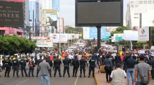 Reapertura del puente: CDE esperará hasta el miércoles, o volverán a manifestarse