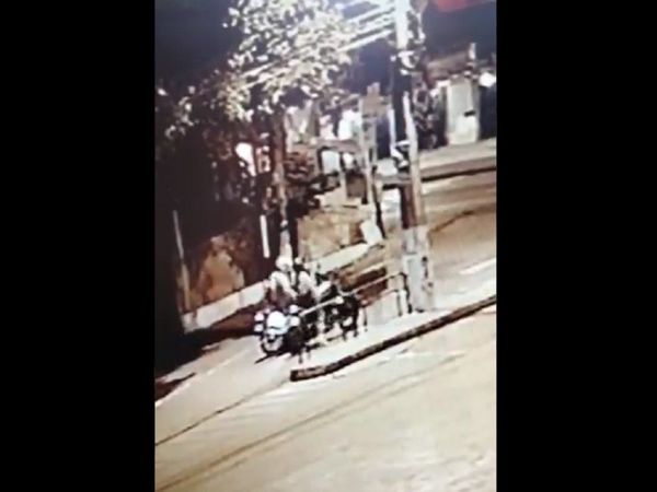 Desconocido manoseó a una motociclista en el semáforo