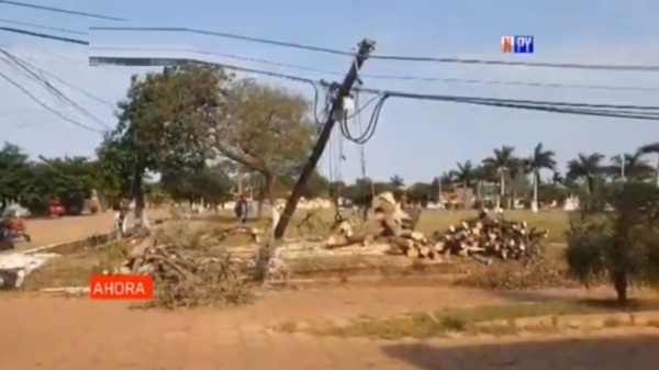 Hombre muere al ser alcanzado por una descarga eléctrica