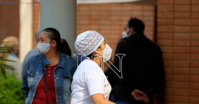 La Nación / Aumentan consultas por cuadros respiratorios por humo tóxico y COVID-19