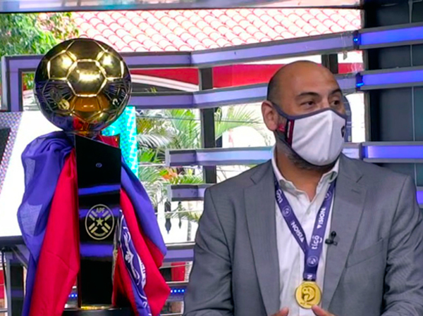 Raúl Zapag: “Nosotros vivimos por Cerro Porteño”