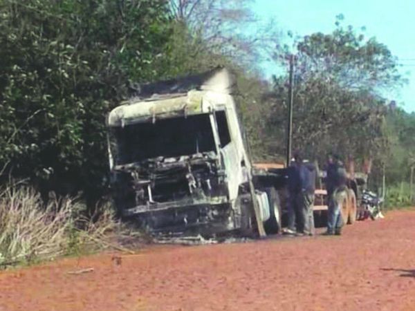 Su camión se quemó y por ser bueno le van a regalar otro