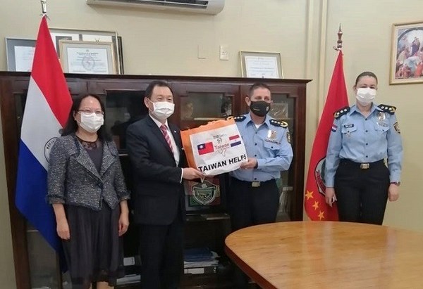 Embajada de China-Taiwán dona 15.000 tapabocas a la Policía Nacional - ADN Paraguayo