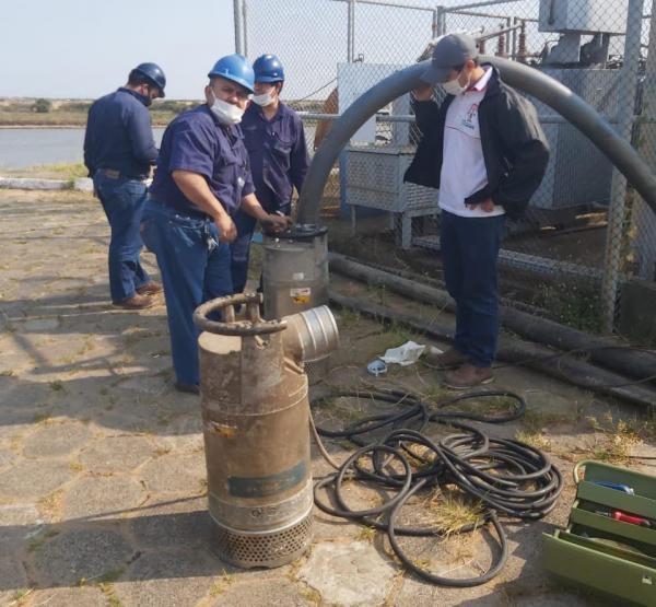 Enfrentando bajante del río Paraguay: Essap instala electrobomba de agua en Viñas Cue - ADN Paraguayo