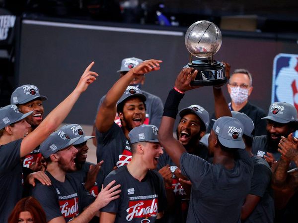 Miami Heat avanza a las Finales de la NBA