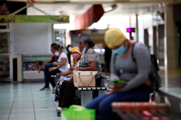 Con cauto optimismo reabren los restaurantes y las tiendas en Panamá - MarketData
