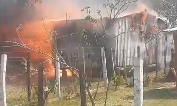 Familia que quedó sin nada tras incendio pide ayuda a la ciudadanía – Prensa 5