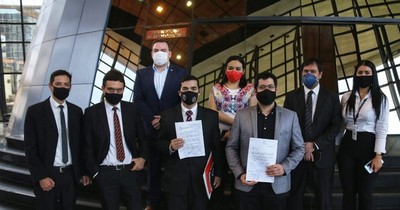 La Nación / Presentan proyecto para recuperar estancia La Patria y convertirla en Parque Nacional