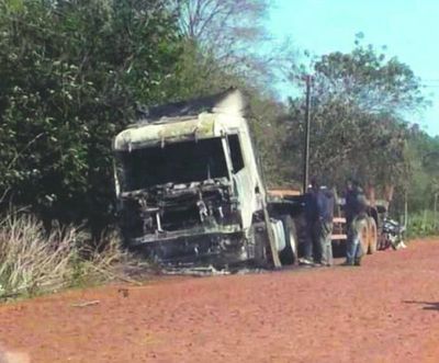 SU CAMIÓN SE QUEMÓ Y POR SER BUENO LE VAN A REGALAR OTRO