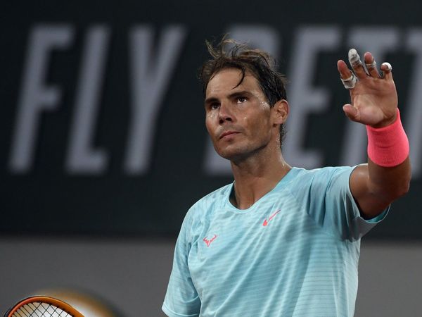 Nadal avanza con paso firme y Medvedev prolonga su maleficio en París