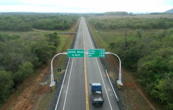 Abdo Benítez afirma que cumple promesa al dotar de rutas a Itapé