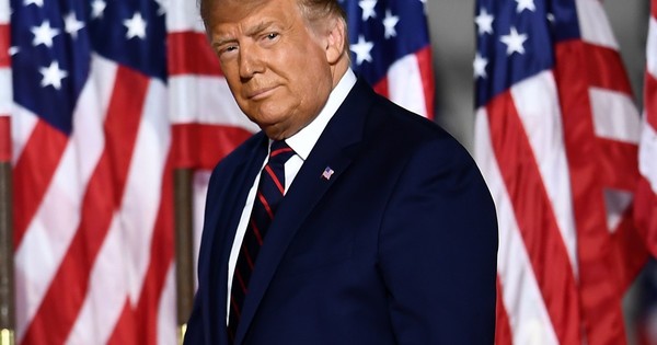 La Nación / Trump, a la defensiva tras revelación sobre sus impuestos en la víspera de debate con Biden