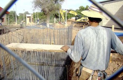 AFD plantea cambios legales para ampliar cobertura y financiar obras - Nacionales - ABC Color