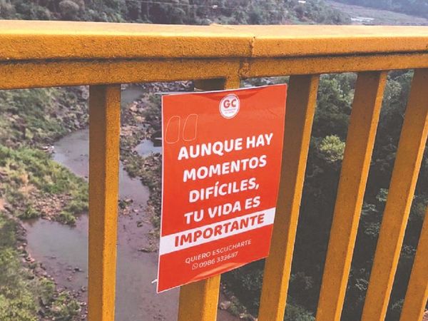 Colocan carteles en el puente de Hernandarias para evitar suicidios