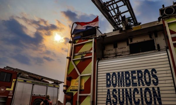 Acuerdan provisión de combustible a los bomberos