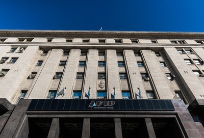 AFIP tiene a Paraguay entre “no cooperantes” y se plantea impuesto que alcanzaría a argentinos residentes en nuestro país - MarketData