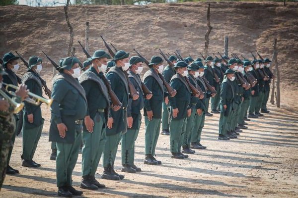 Mario Abdo Benítez encabezó homenaje a héroes de la batalla de Boquerón