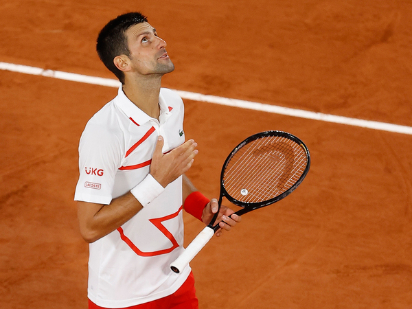 Djokovic avanza a la segunda ronda de Roland Garros