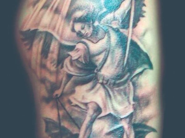 San Miguel, el guardián preferido para tatuajes