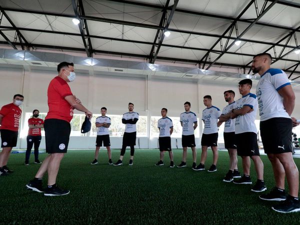 La Albirroja comenzó los trabajos de cara al debut