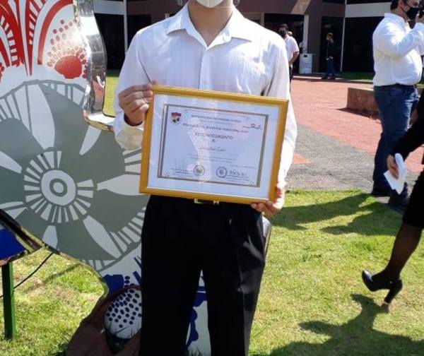 Joven paraguayo obtiene medalla de bronce en olimpiada mundial de matemáticas