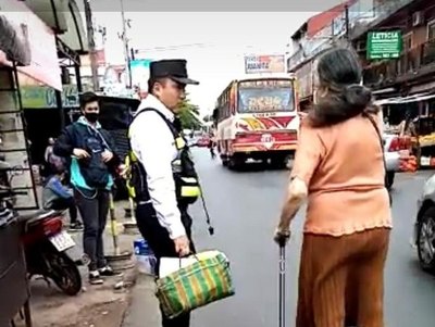 Crónica / (VIDEO) El gesto del PMT que enterneció al rollo