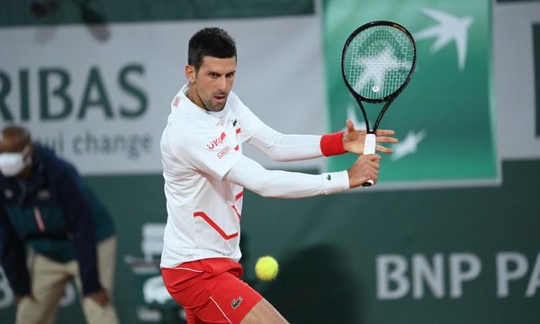 Novak Djokovic vence a Mikael Ymer y avanza a segunda ronda