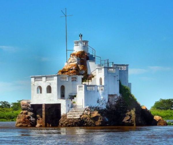 El Peñón de Limpio atrae turistas en medio de la histórica bajante del río Paraguay