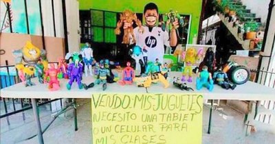 Crónica / Niño vende sus juguetes por tablet para estudiar