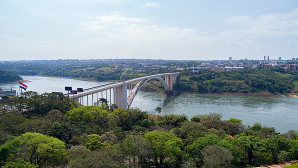 Foz de Yguazú recibirá ayuda de la Unión para reabrir el Puente de la Amistad - Noticde.com