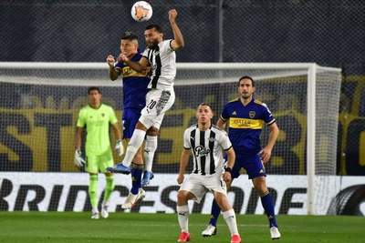 Boca clasifica tras  empatar con Libertad