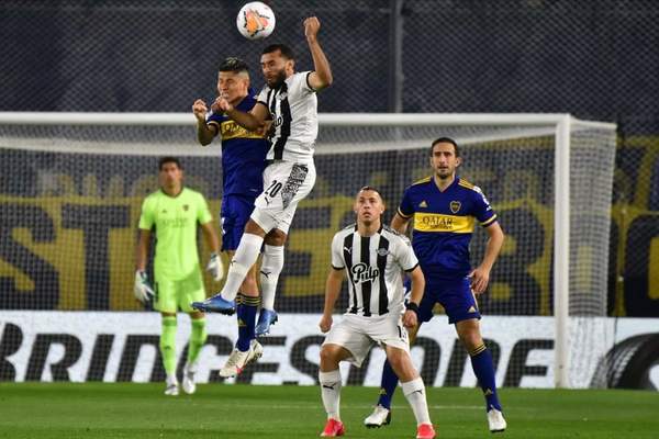 Boca clasifica tras empatar con Libertad