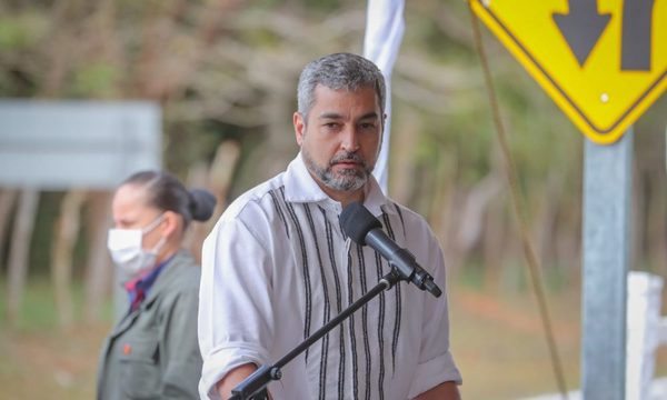 Ejecutivo aboga por nuevo préstamo externo