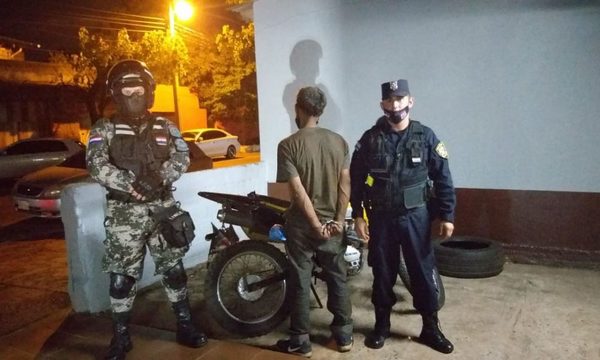 Apresan a robamotos en mercado de abasto