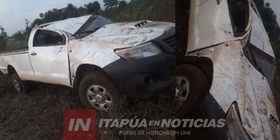 VUELCO DE CAMIONETA EN ITAPÚA POTY.