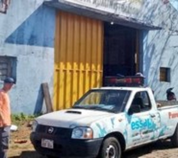 Taponan 100 conexiones clandestinas en San Bernarndino - Paraguay.com