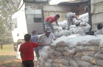 Gobernación entregó cal agrícola a productores de Yhú - Noticiero Paraguay