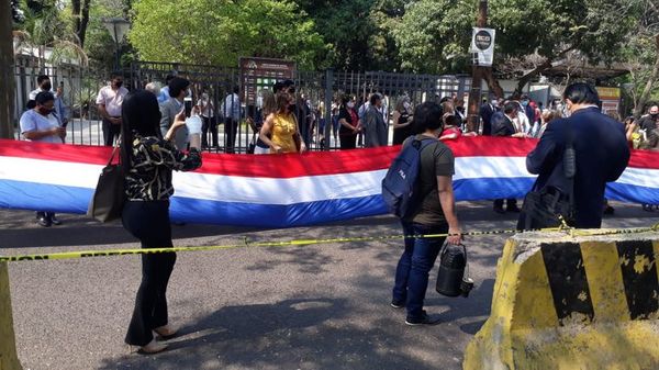 Abogados piden la apertura total del Palacio de Justicia - Nacionales - ABC Color