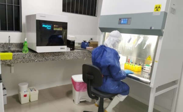 Laboratorio Biomolecular llega a 4000 muestras y suman más equipos