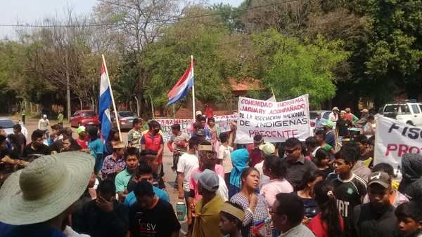 Indígenas realizaron cierre de ruta en Caaguazú – Prensa 5