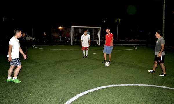 "Creemos que somos discriminados en este momento", dicen propietarios de canchas sintéticas